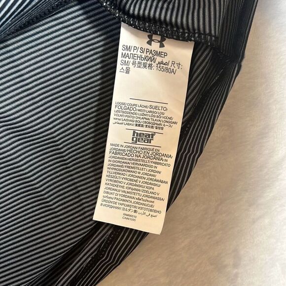 Under Armour dark gray Women's Tech Stripe 1/4 Zip-NWT- women Small - Picture 6 of 8